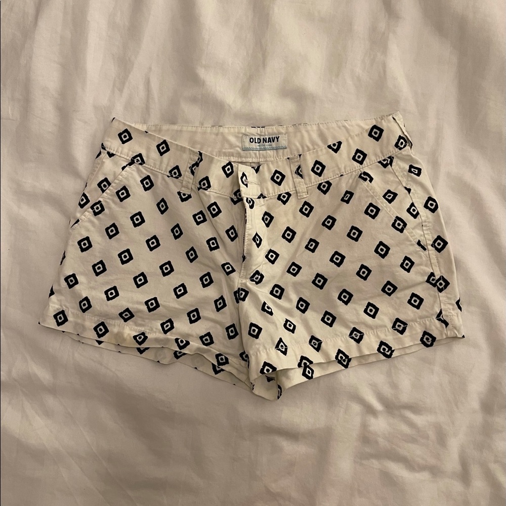 Old Navy 3” Chino Shorts
